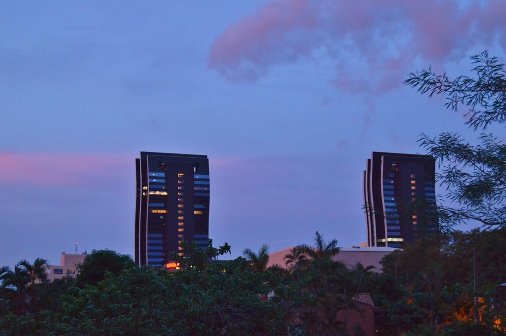 La Riviera Aparthotel Fernando de la Mora Kültér fotó