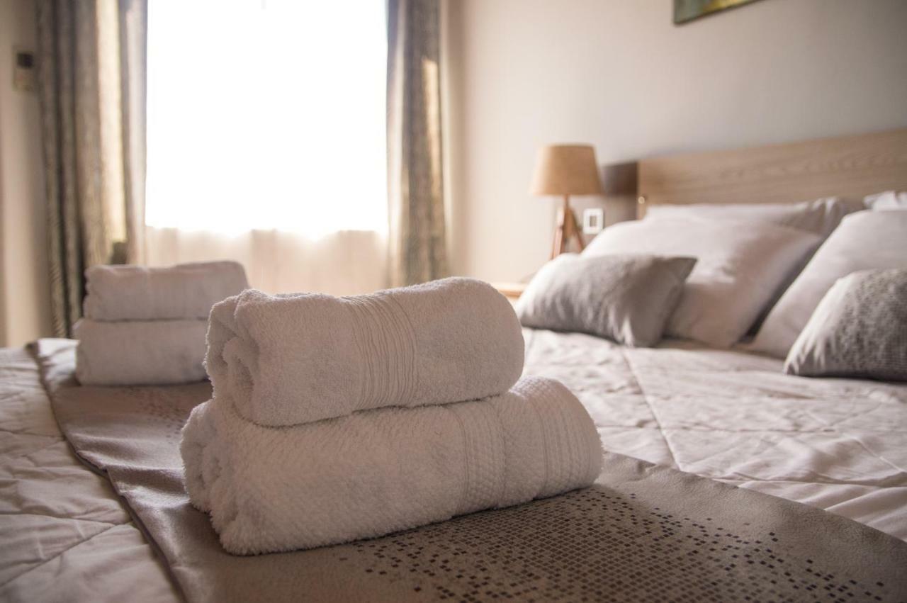 La Riviera Aparthotel Fernando de la Mora Kültér fotó