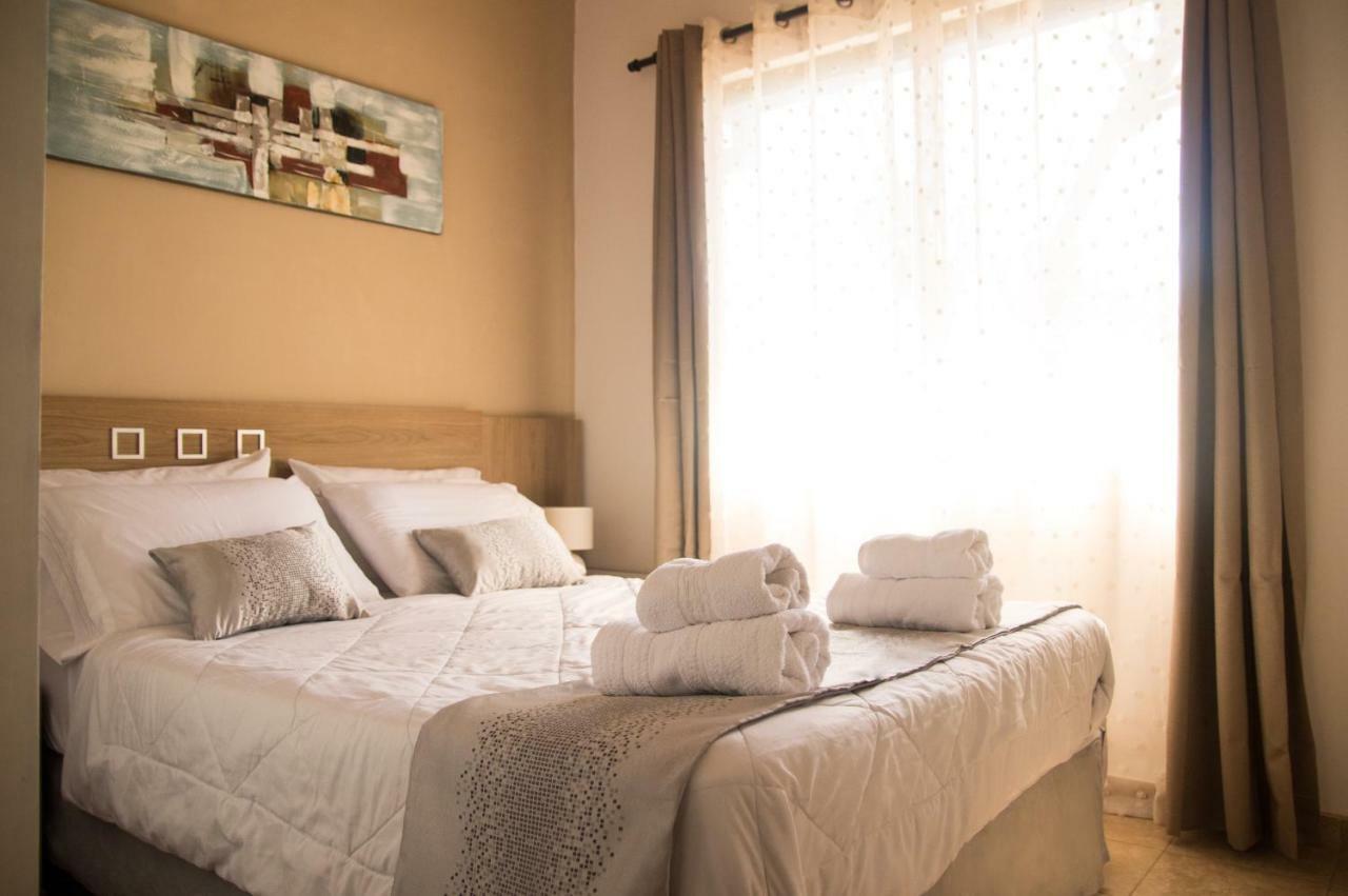 La Riviera Aparthotel Fernando de la Mora Kültér fotó